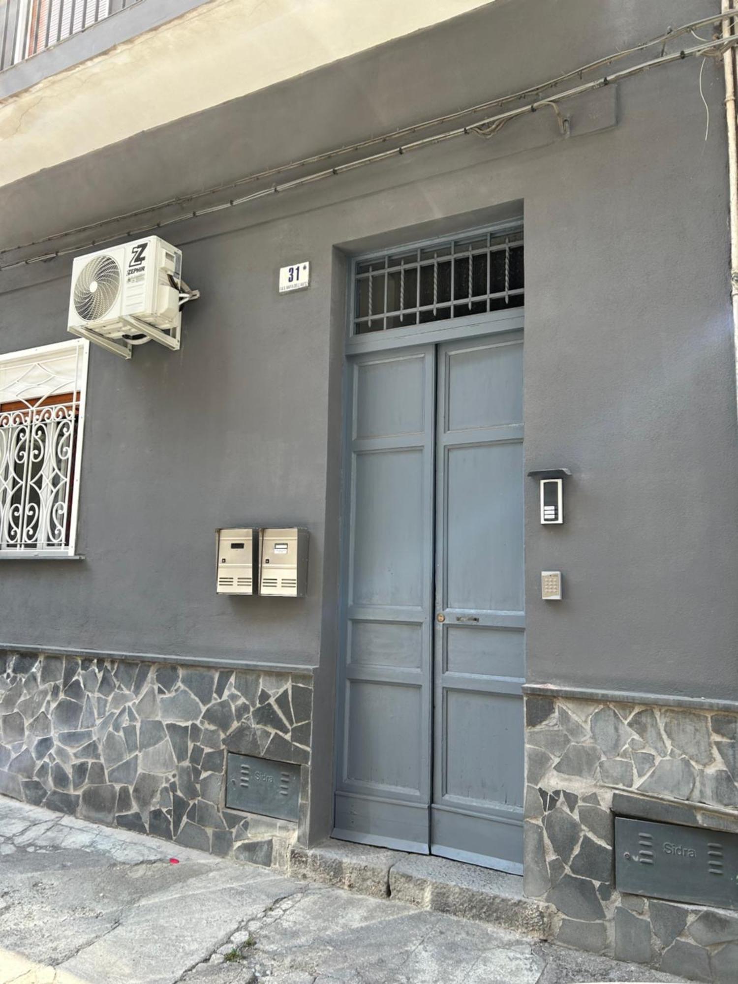 Etna Charme Apartment 카타니아 외부 사진